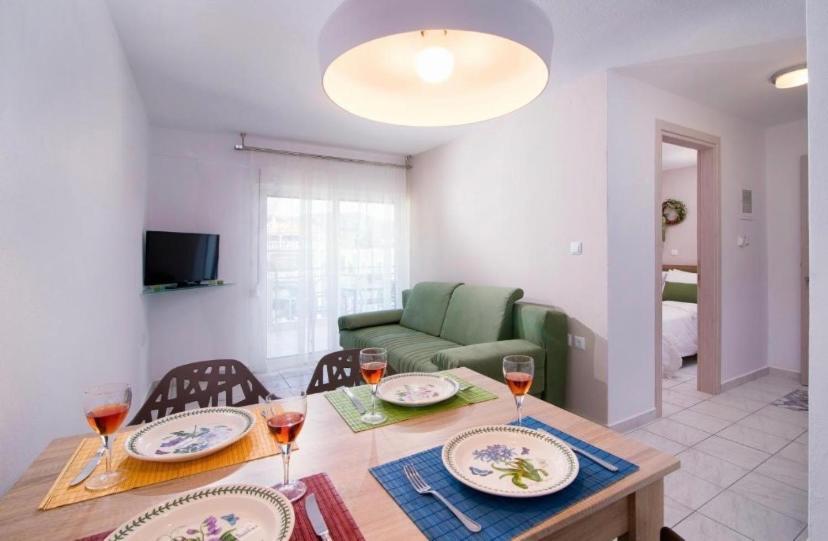 Lena Apartments 3 Potos Extérieur photo