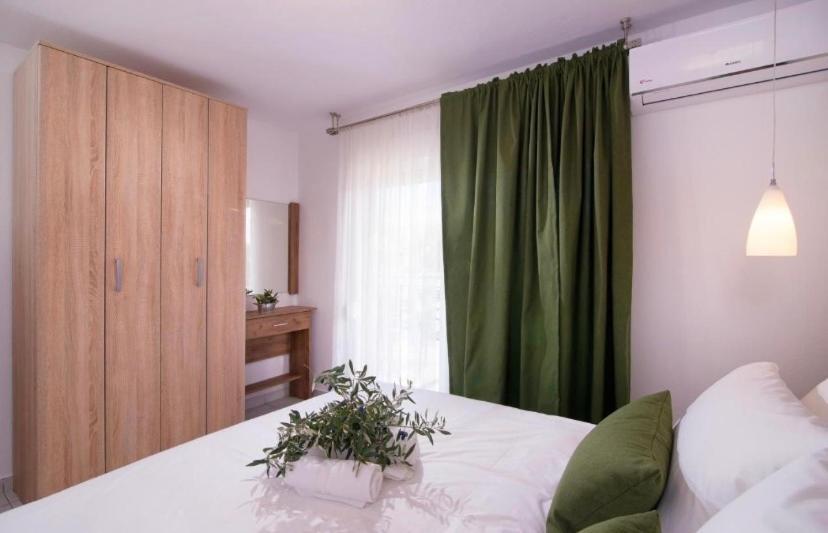 Lena Apartments 3 Potos Extérieur photo