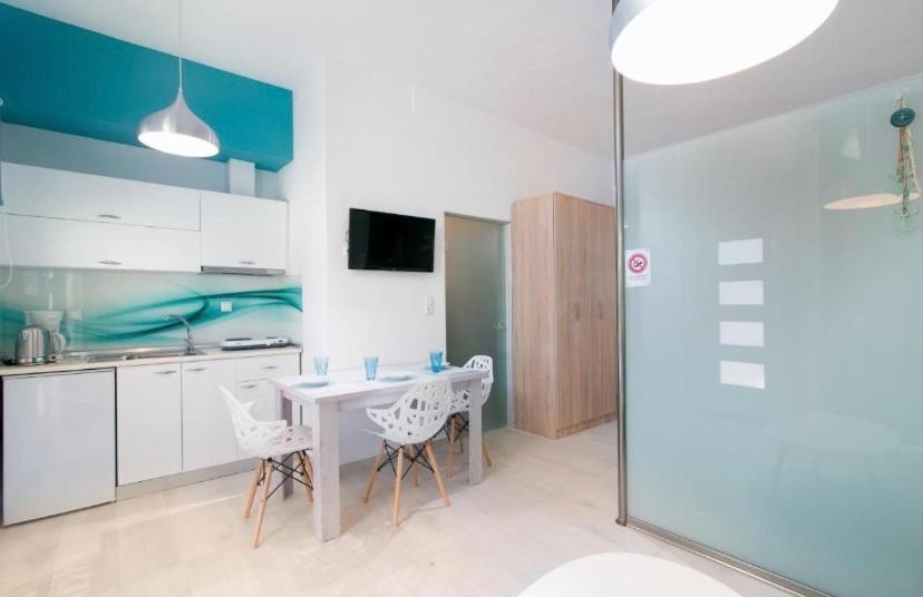 Lena Apartments 3 Potos Extérieur photo